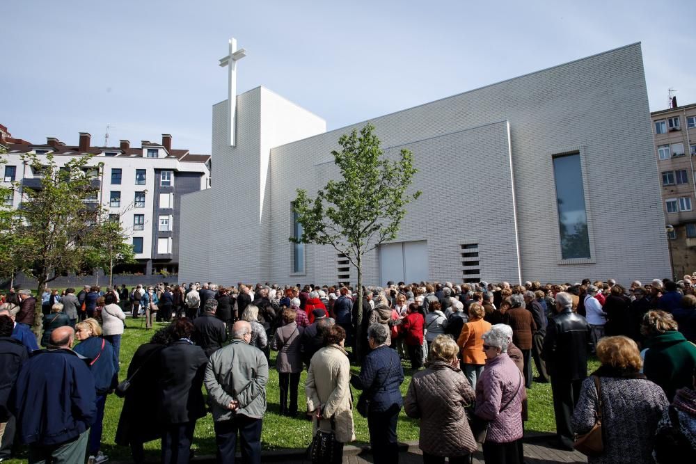 Inauguración de la nueva parroquia de Santa Olaya