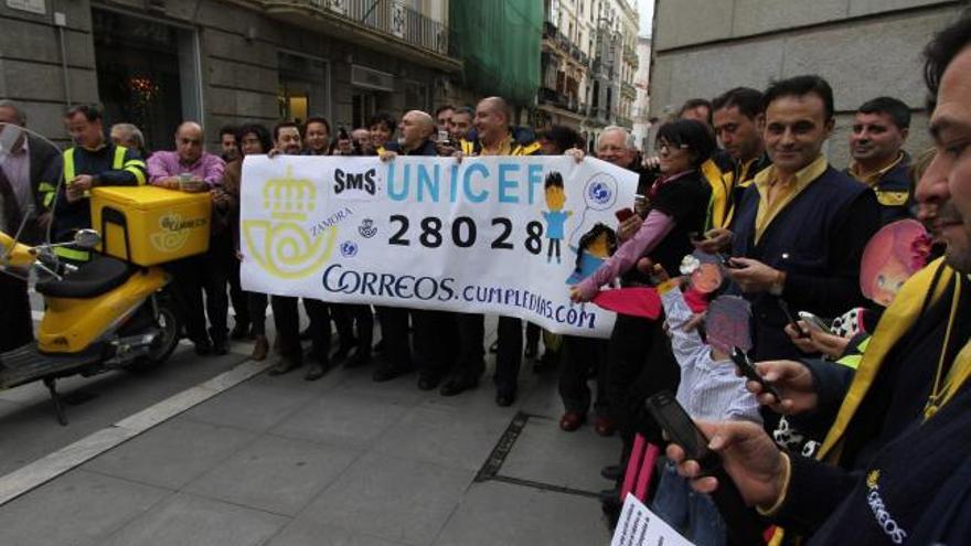 Mensajes de móvil en favor de Unicef