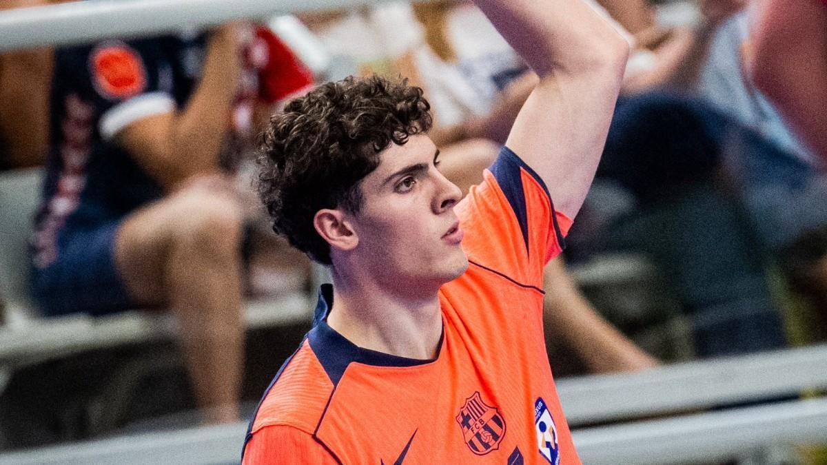 Adrián Sola, jugador del FC Barcelona de balonmano