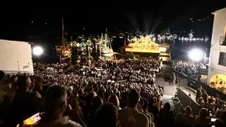 Més de 25.000 persones i cants mariners: Calella de Palafrugell torna a convertir-se en l'epicentre de l'havanera