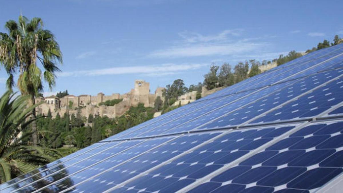 Placas fotovoltaicas en el Hospital Noble.