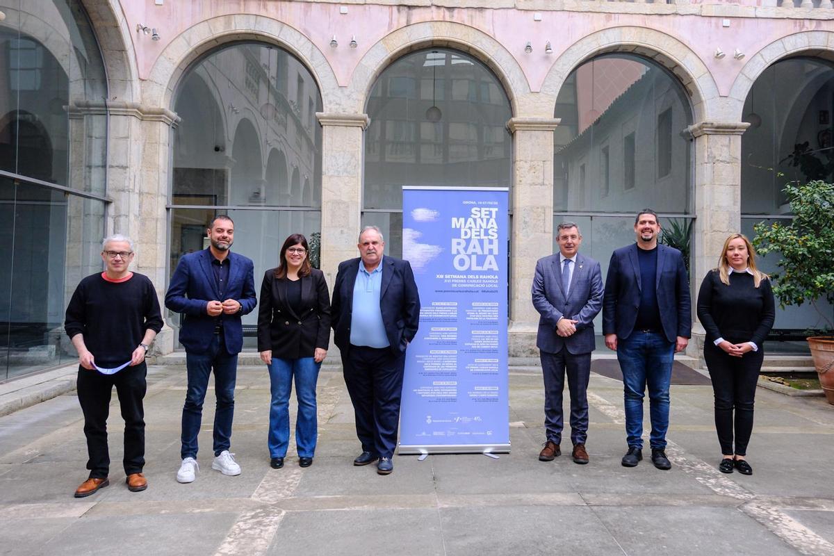 Fotografia de família de la presentació de la tretzena edició del cicle, aquest dimarts.