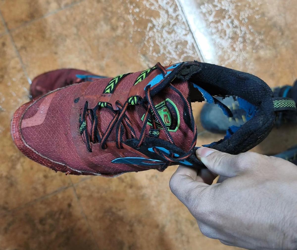 Uno de los excursionistas rescatados en Tolox perdió su calzado