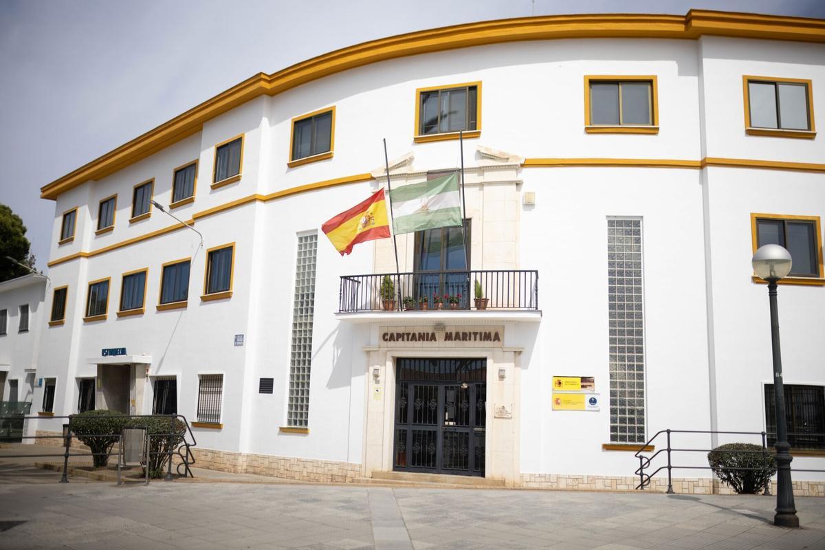 08/05/2026 Imagen de la fachada de la Capitanía Marítima de Huelva. A 08 de mayo de 2026, en Huelva (Andalucía, España). La Guardia Civil ha informado del fallecimiento finalmente de dos agentes de la Guardia Civil en acto de servicio en la mañana de este viernes tras una colisión de dos embarcaciones del Servicio Marítimo del Instituto Armado mientras perseguían una narcolancha en las costas de Huelva. SOCIEDAD Clara Carrasco - Europa Press