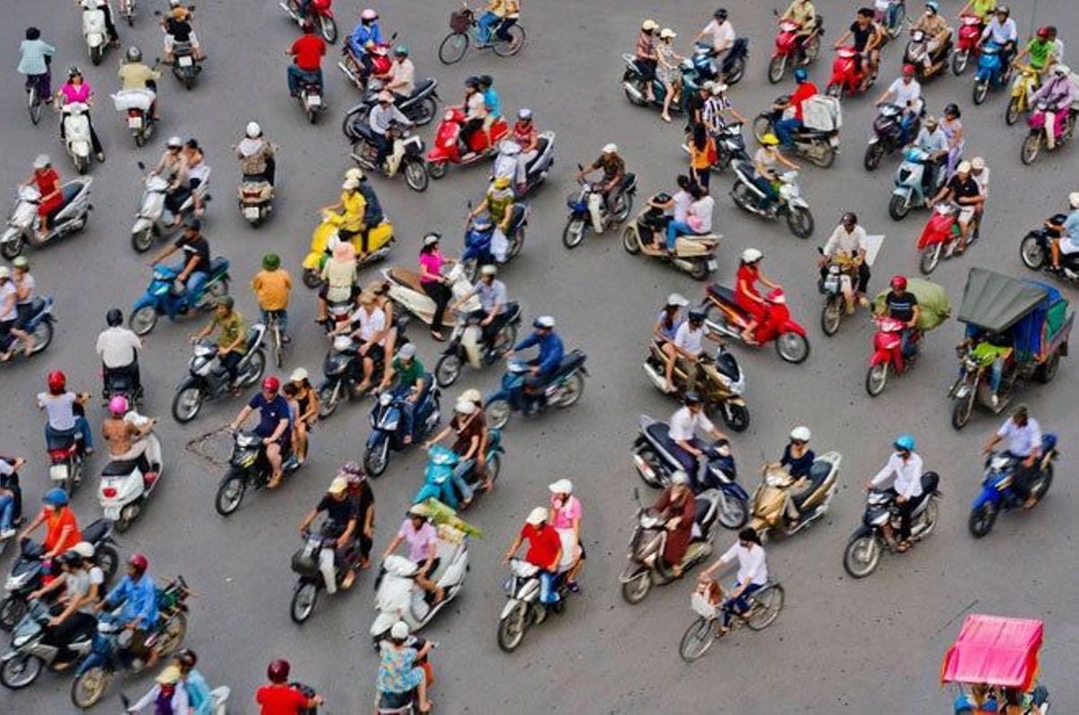 Tráfico de motos en Hanoi.
