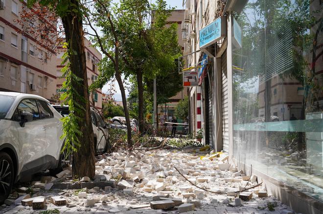 Juanma Moreno advierte a Granada que puede haber más "movimientos sísmicos y réplicas" tras el nuevo terremoto de este martes