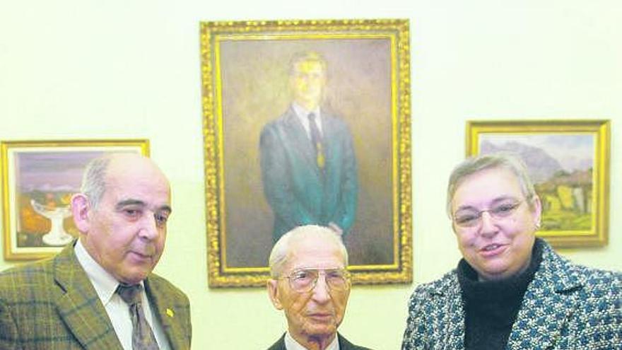 Ruiz de la Peña, Francisco Diego Santos y María Josefa Sanz, ayer en el RIDEA.