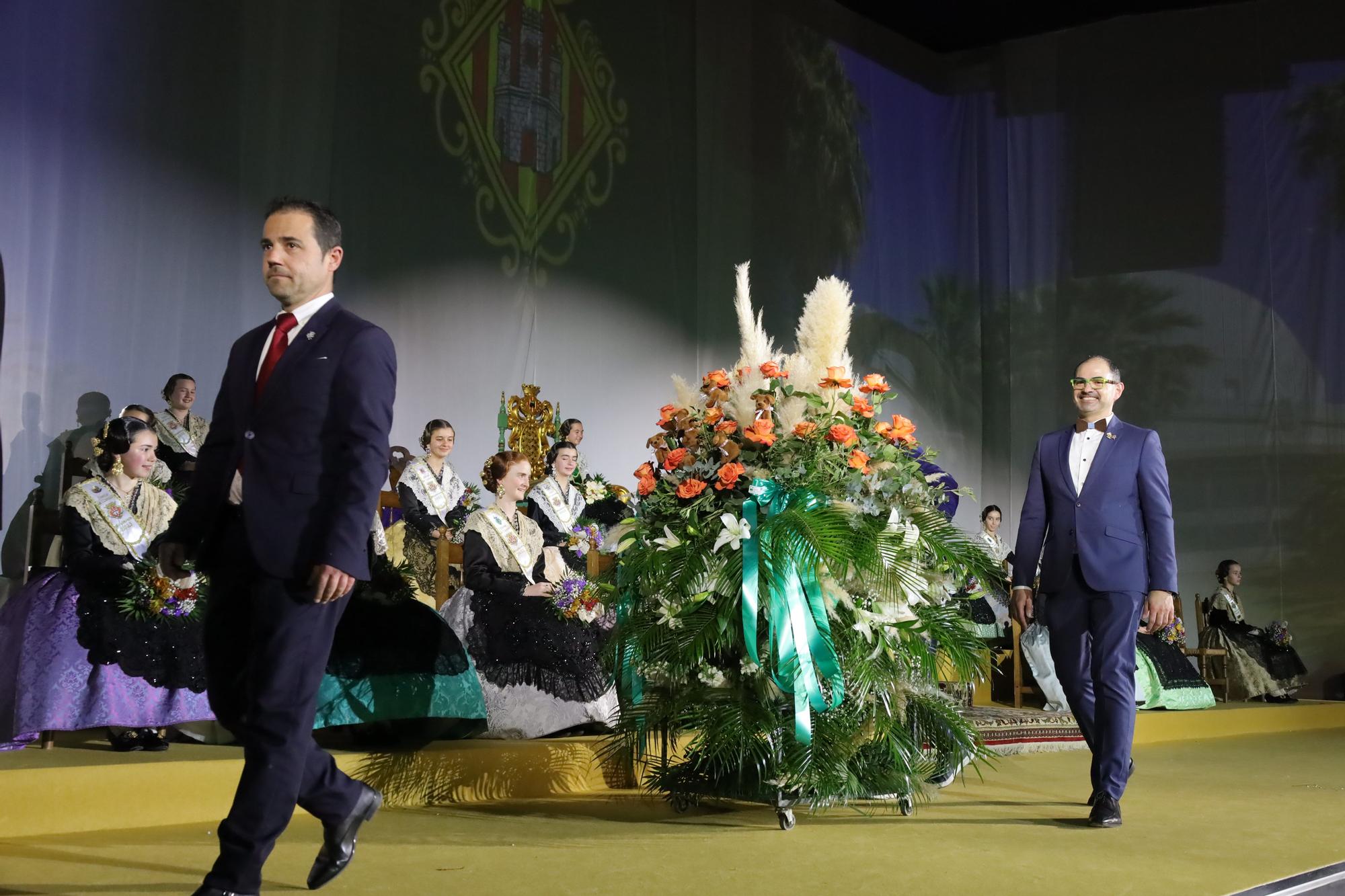 Galania a la reina infantil de las fiestas de la Magdalena