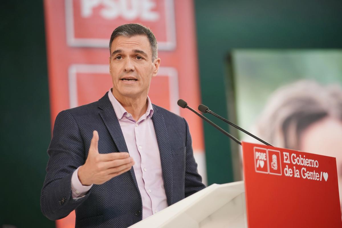 Sánchez: «Una democràcia no ret homenatge ni als dictadors ni als seus sequaços»