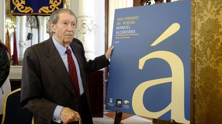 Muere el poeta y articulista Manuel Alcántara a los 91 años