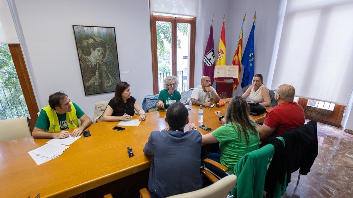 Reunión de la concejalía de Educación con los representantes.