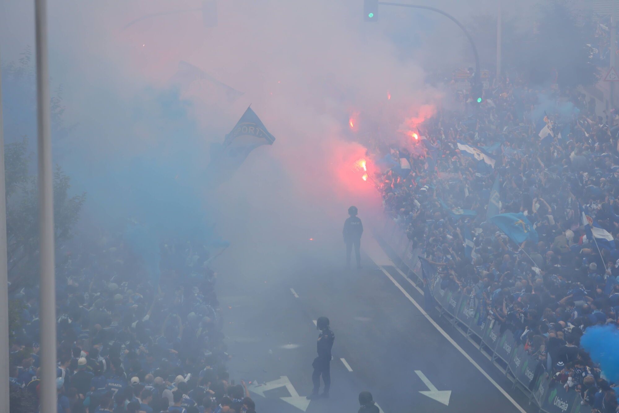 Así fue el recibimiento de la afición al Real Oviedo y toda la previa del último partido de la temporada