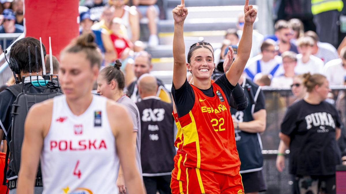 Juana Camilió celebra el pase a la final tras ganar a Polonia.
