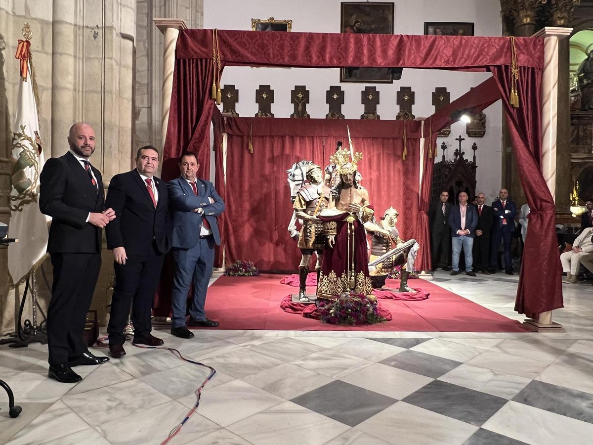 La cofradía del Amor de Lucena presenta un nuevo grupo escultórico para el Misterio de la Crucifixión