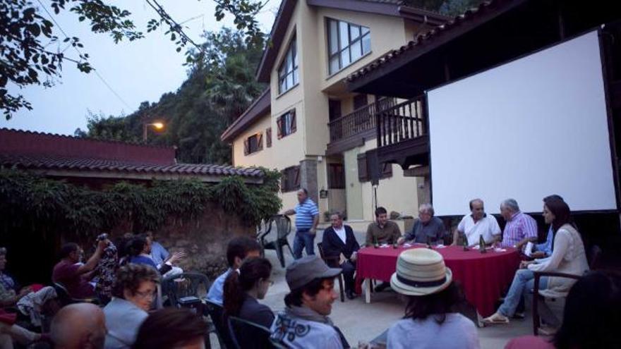 Asistentes a la clausura del Festival de Cine de Bueño, en la edición del pasado año.