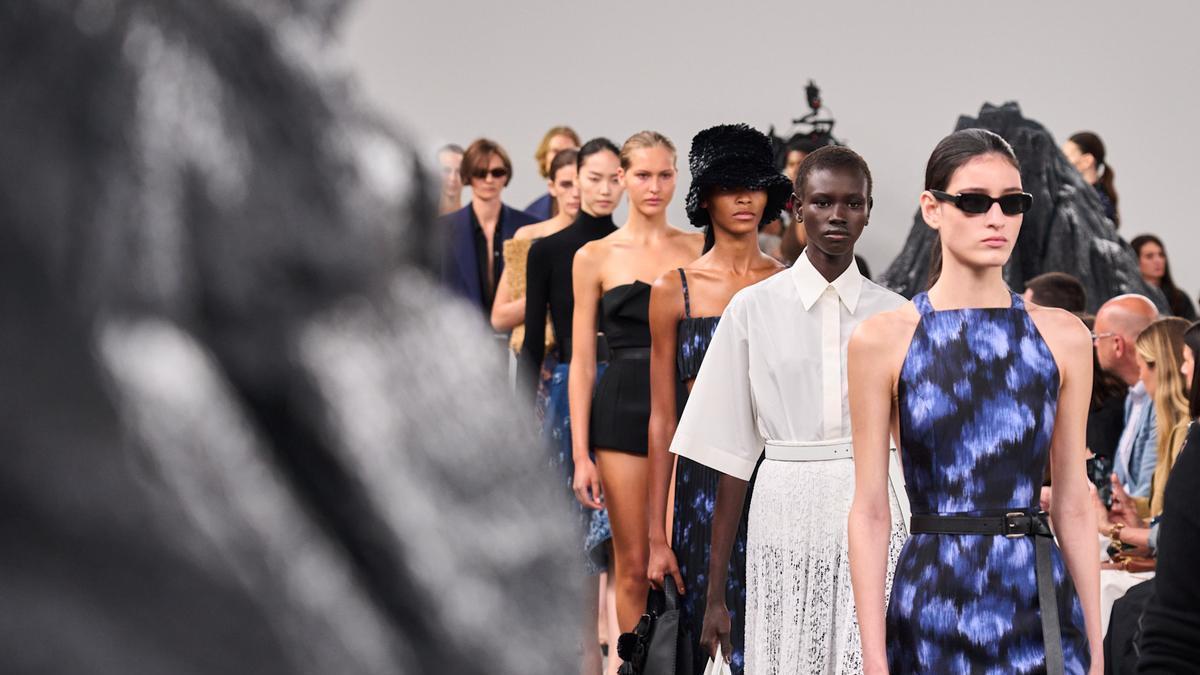 Michael Kors presenta su colección primavera-verano 2025 con un desfile en Nueva York que nadie ha querido perderse