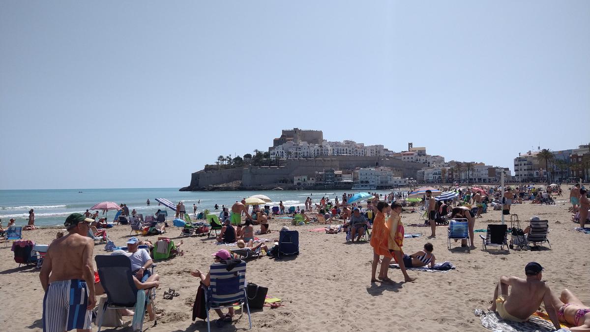 Aspecto de la playa Norte de Peñíscola, el Sábado de Gloria del 2022.