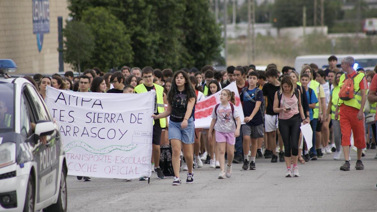 Protesta de los alumnos del instituto Sierra de Carrascoy para reclamar el transporte escolar