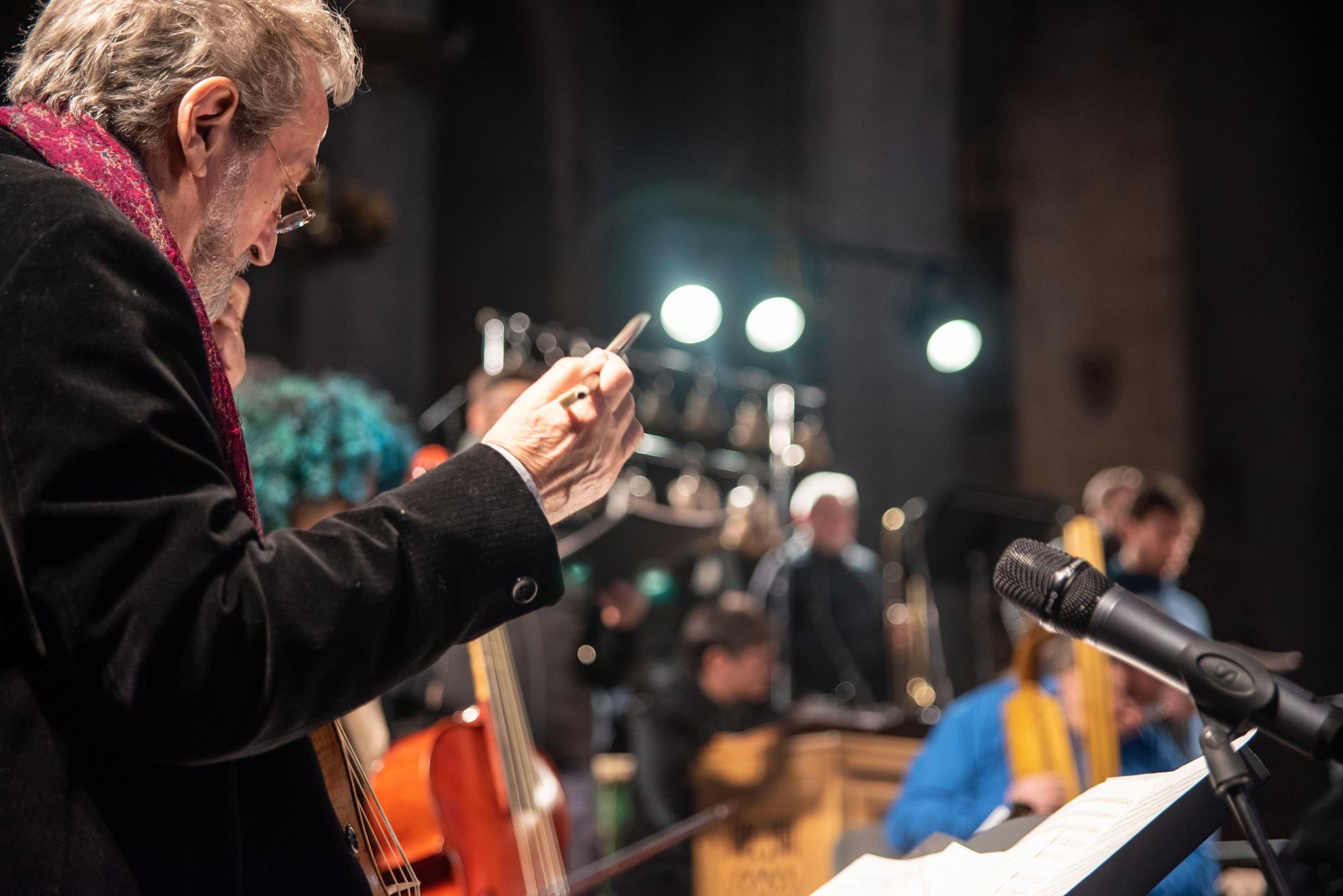 L'assaig previ al concert de Savall a la Seu de Manresa, en fotos