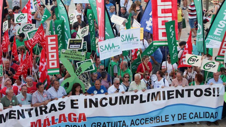 Cabeza de la manifestación a inicios de verano por la sanidad pública.