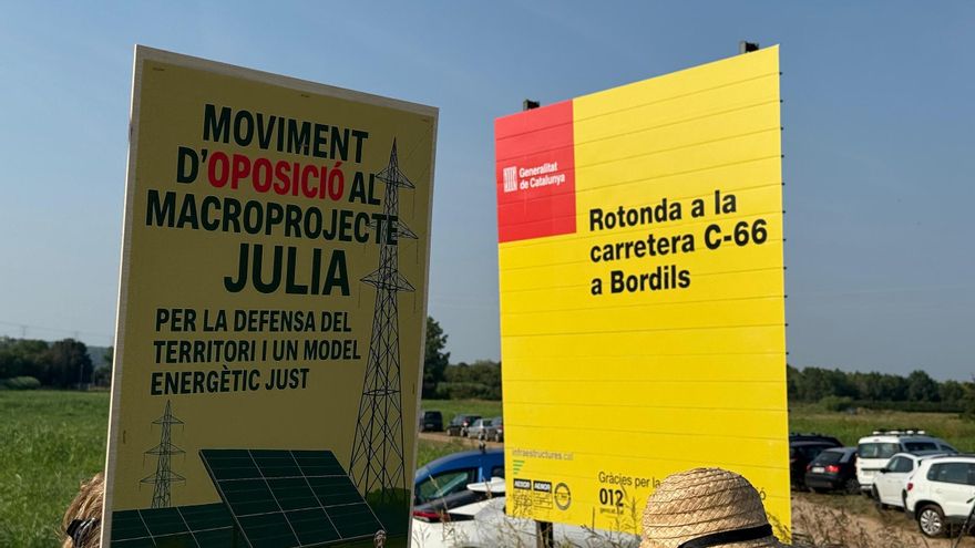 Membres de la nova plataforma &#039;Mobilitzem la llera&#039; tallen la C-66 a Bordils per protestar contra el projecte Julia