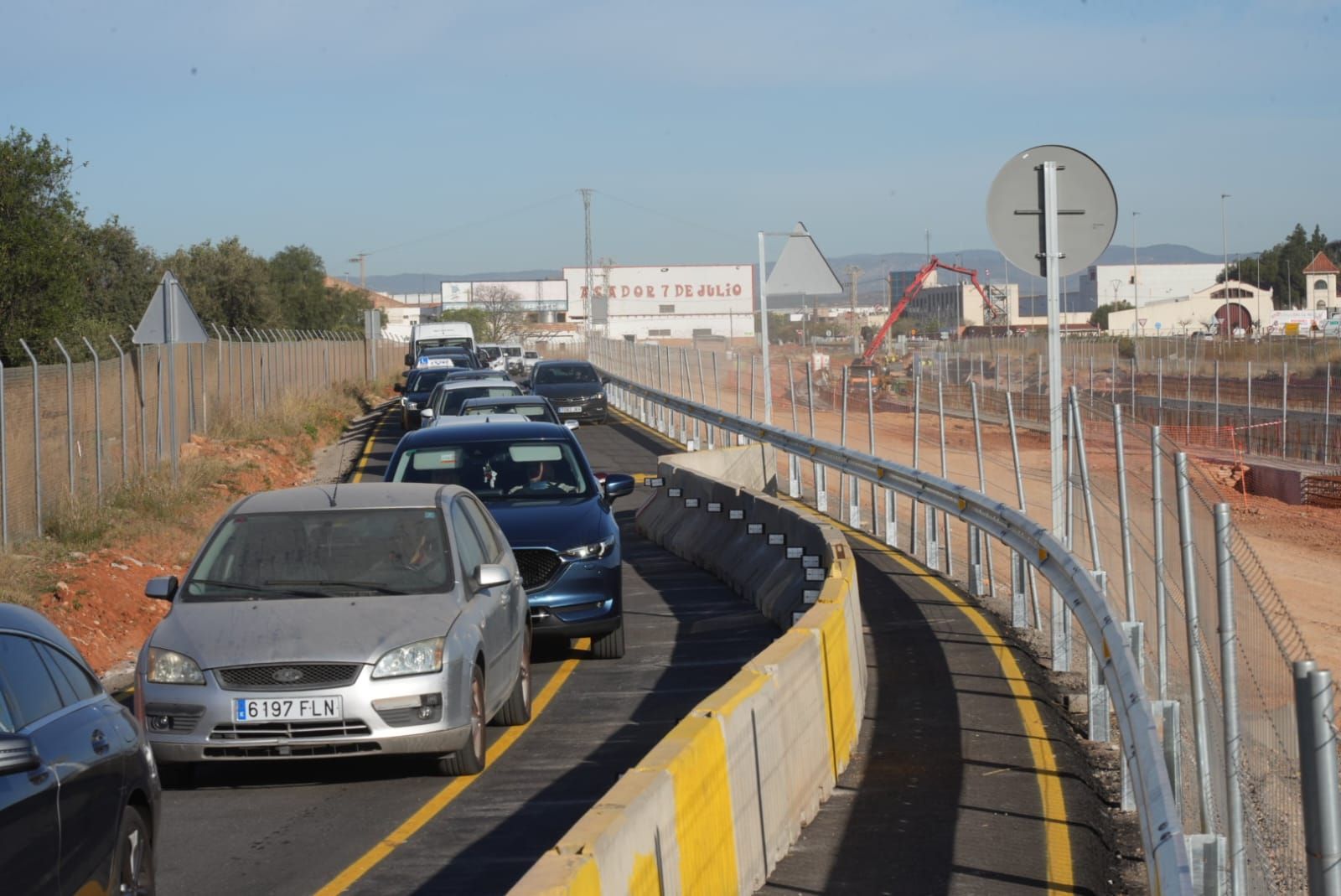 Galería de imágenes: Las obras del acceso ferroviario sur del puerto de Castellón generan un caos en la circulación