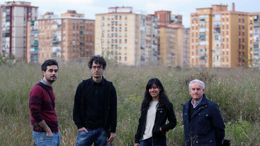Los entonces responsables de la plataforma Bosque Urbano Málaga, en los antiguos terrenos de Repsol el pasado mes de mayo