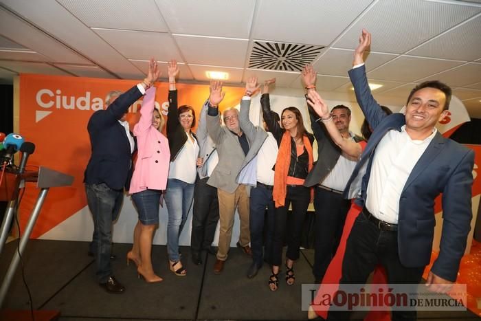 Ambiente de la noche electoral en la sede de Cs