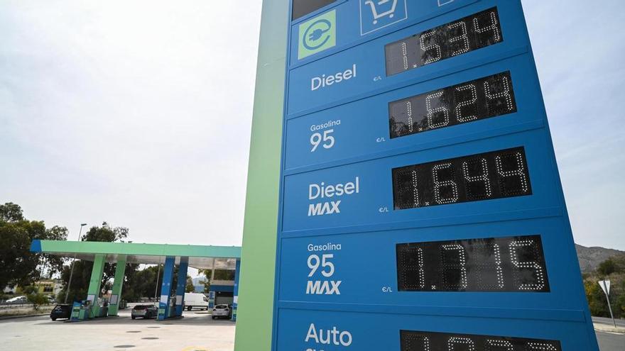 Los carburantes encaran Semana Santa con los precios más bajos en cinco meses