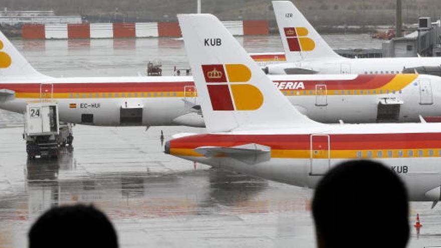 Aviones de la flota de Iberia en el aeropuerto de Barajas.