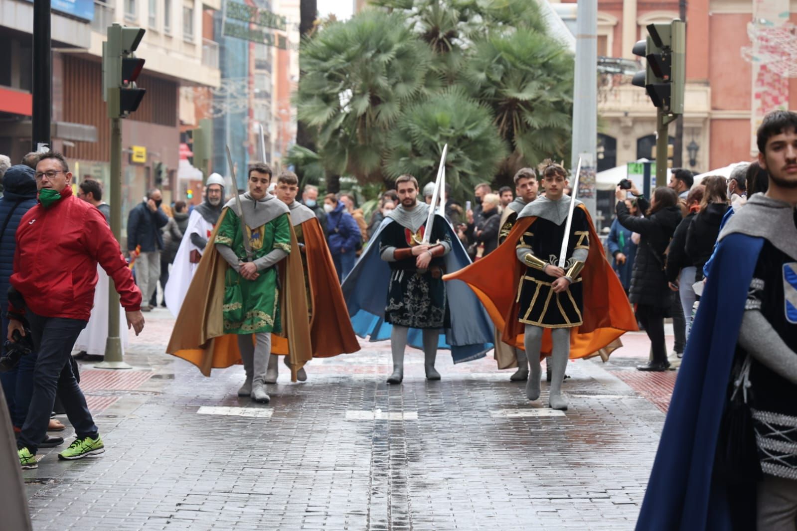 IMÁGENES | Así ha sido el desfile alternativo al Pregó de los entes vinculados