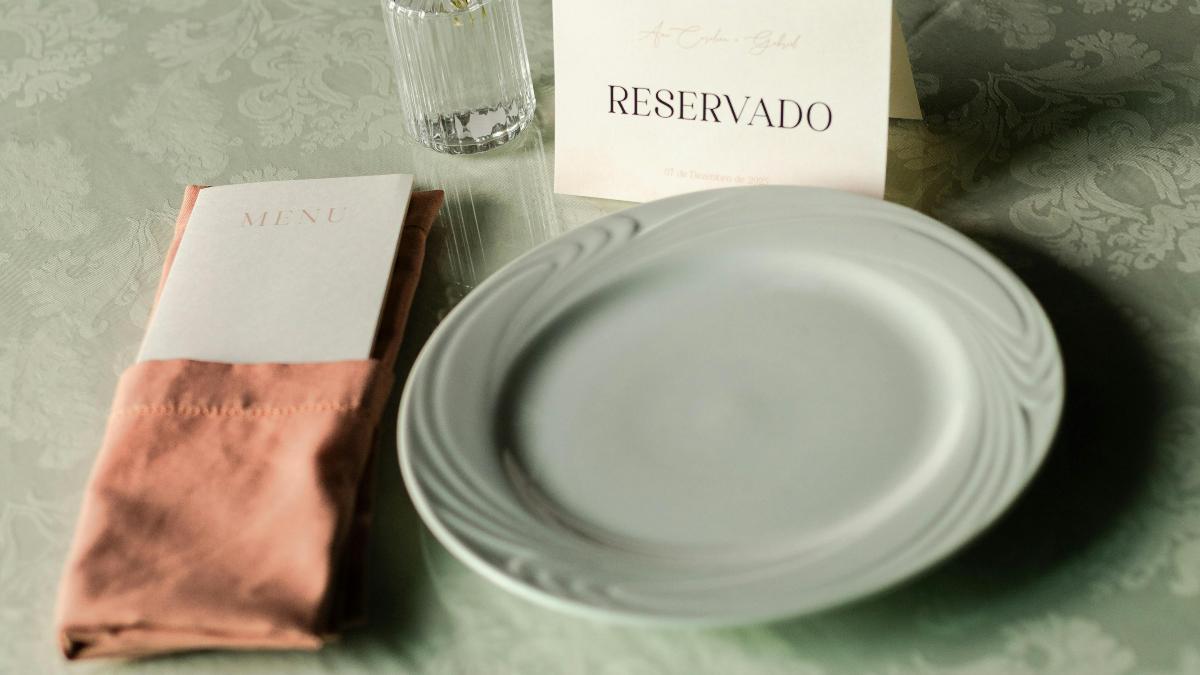 La cultura de la reserva se ha consolidado en Madrid: cada vez más restaurantes exigen planificación previa para asegurar mesa y evitar el impacto de las cancelaciones de última hora.