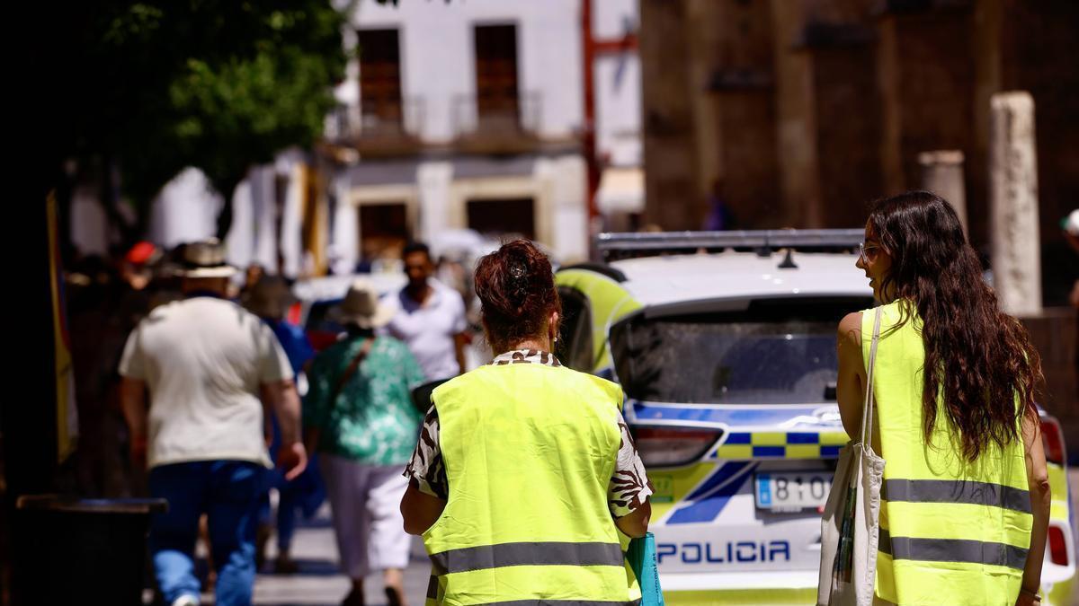 Una patrulla vecinal, este martes en la Judería