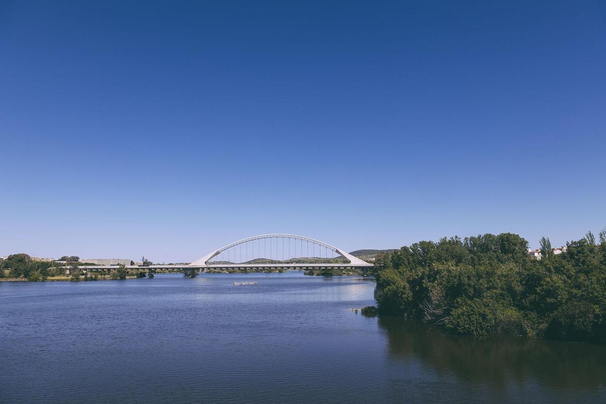 Así de bonito se ve el río Guadiana a su paso por Mérida.