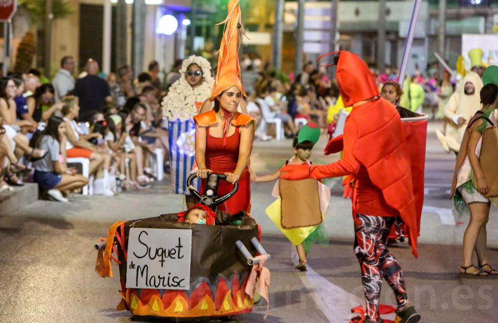 El municipio celebró su llamativa Gran Cabalgata de Disfraces dentro de los actos de las Fiestas de Agosto en honor a la Virgen de la Asunción