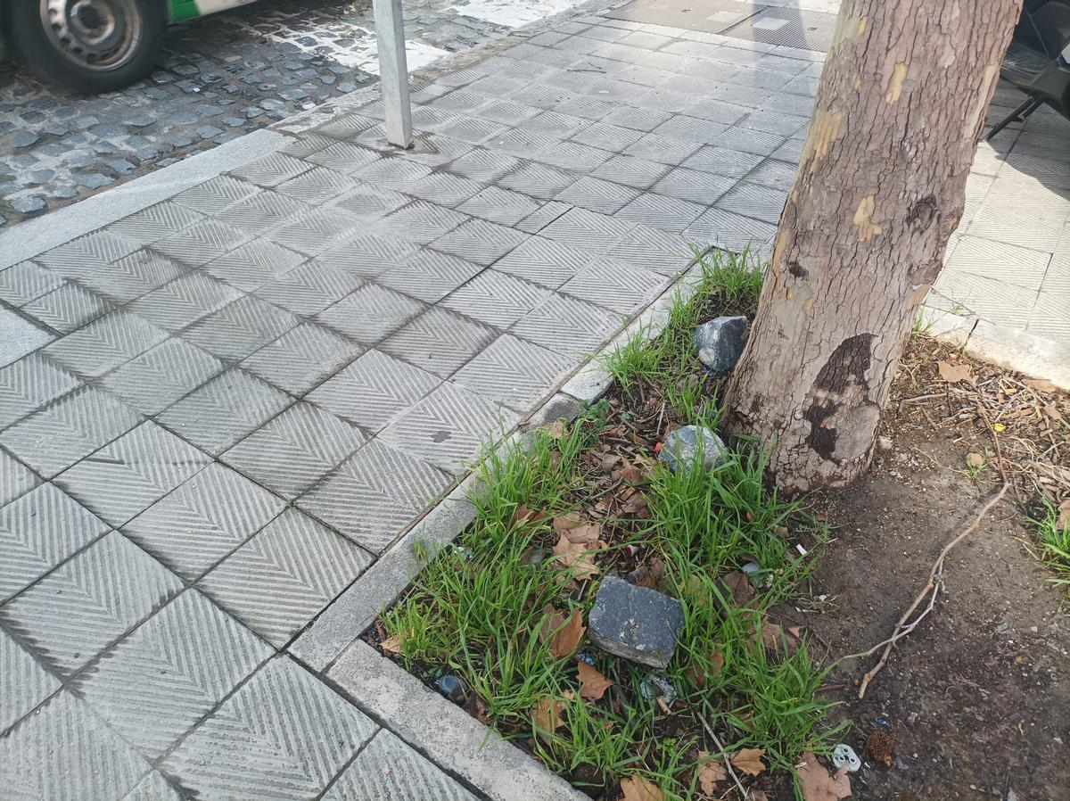 Les llambordes acaben escampades de qualsevol manera.