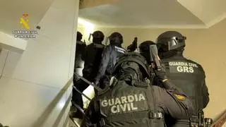 Tres detenidos en A Coruña de una red de ciberestafadores que defraudó más de un millón de euros haciéndose pasar por un banco