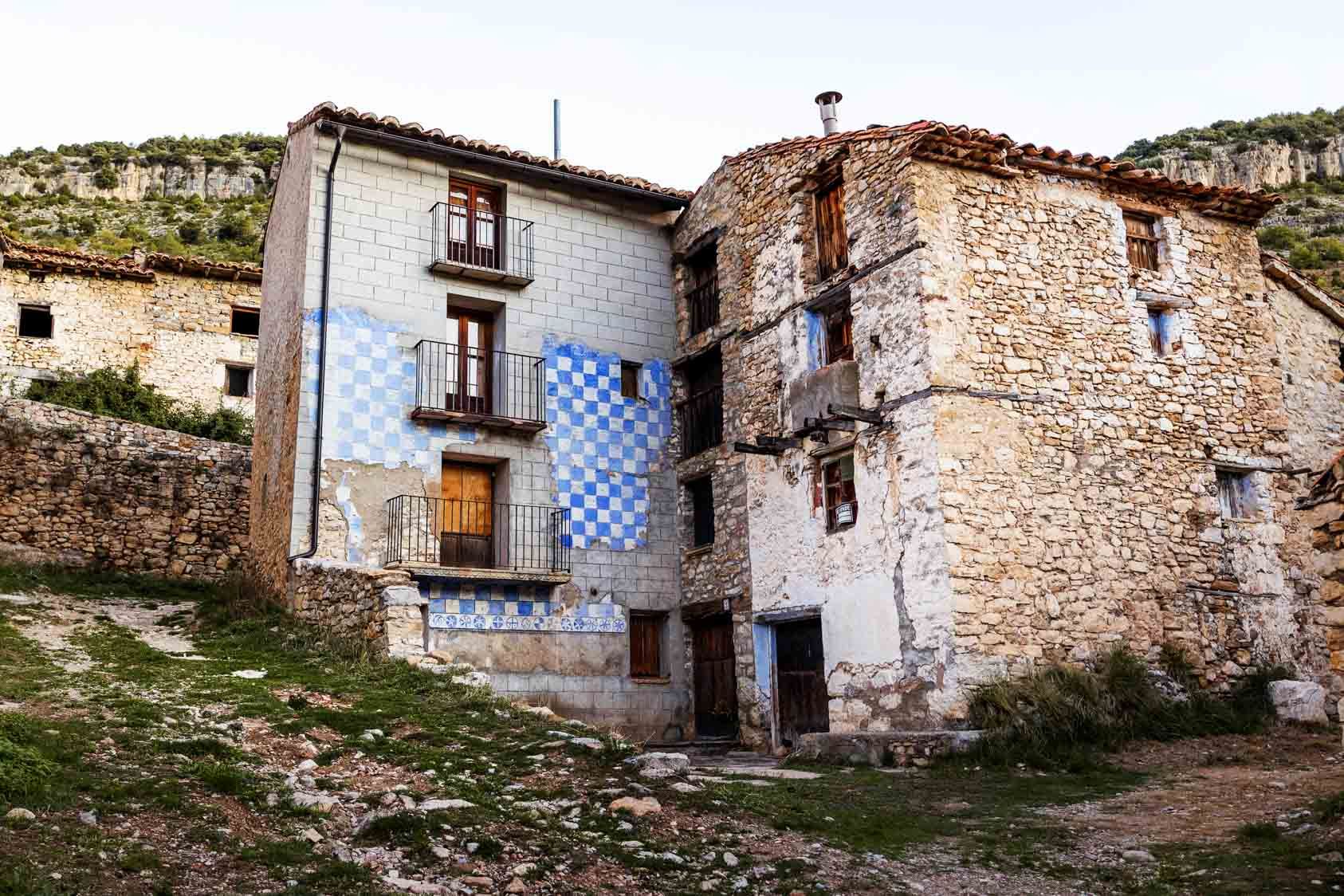 Las últimas imágenes de los dos habitantes de la Estrella, la aldea vaciada en la frontera de Castellón