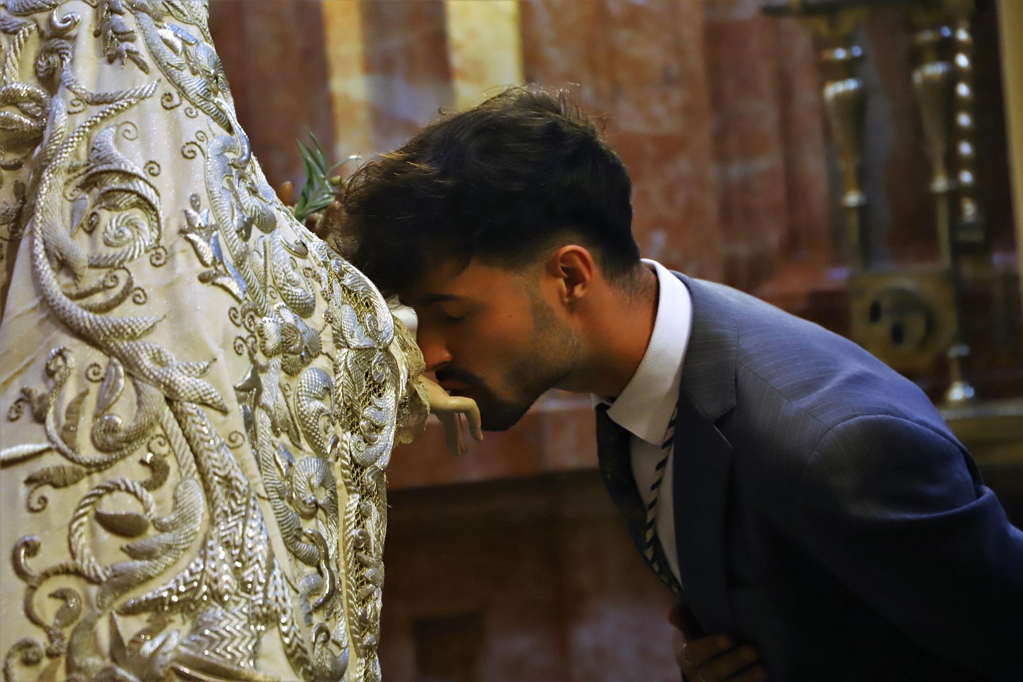 Besamanos de la Virgen de LaPaz en la Mezquita-Catedral