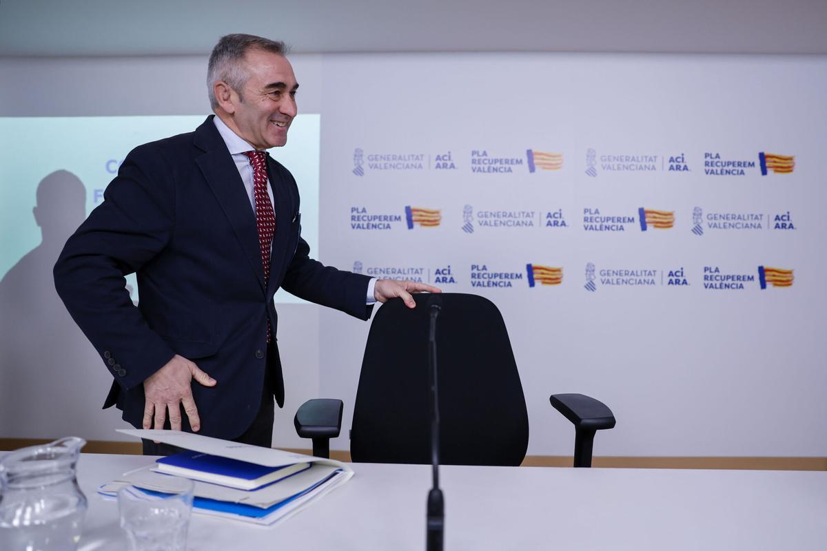 El portavoz del Consell, Miguel Barrachina, durante la rueda de prensa posterior a la sesión plenaria semanal del Gobierno valenciano.