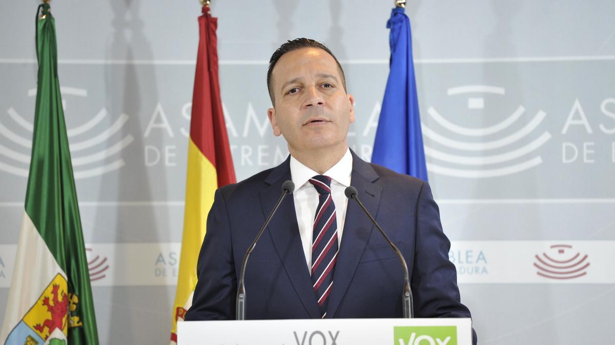 El presidente del Grupo Parlamentario Vox, Óscar Fernández, este jueves.