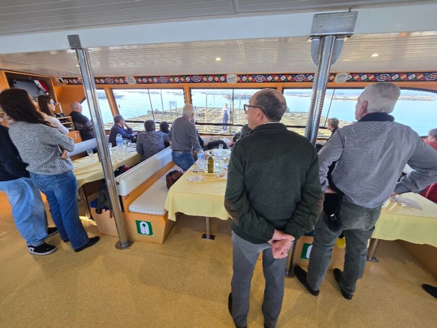 Así se despidió el año en el catamarán restaurante Fly Delfín, de Cruceros do Ulla Turimares.