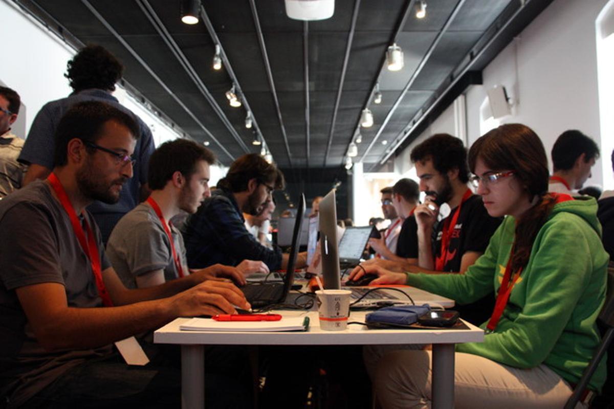 Un dels equips participants en el ’Hackathon CCMA’. Un dels equips participants en el ’Hackathon CCMA’.
