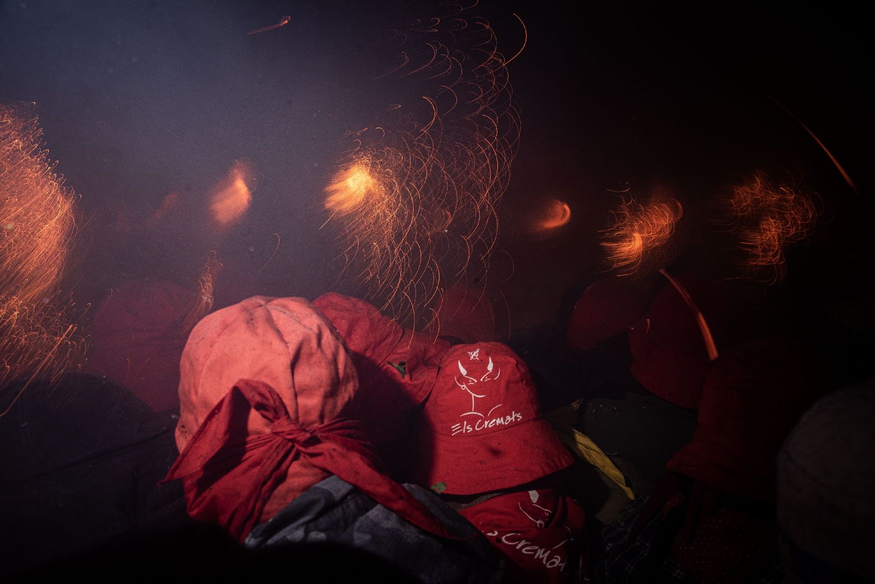 EN FOTOS | Milers de persones salten la primera Patum Completa