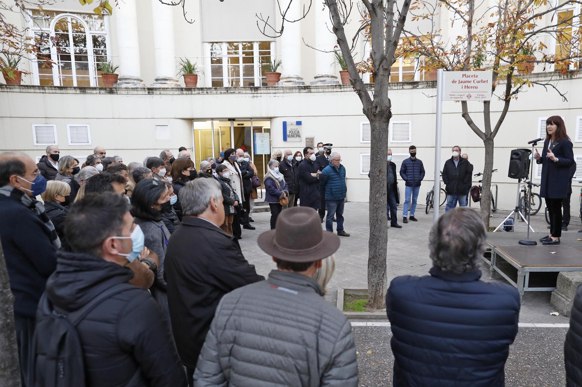 Girona homenatja el polític i expert en seguretat Jaume Curbet amb una placeta