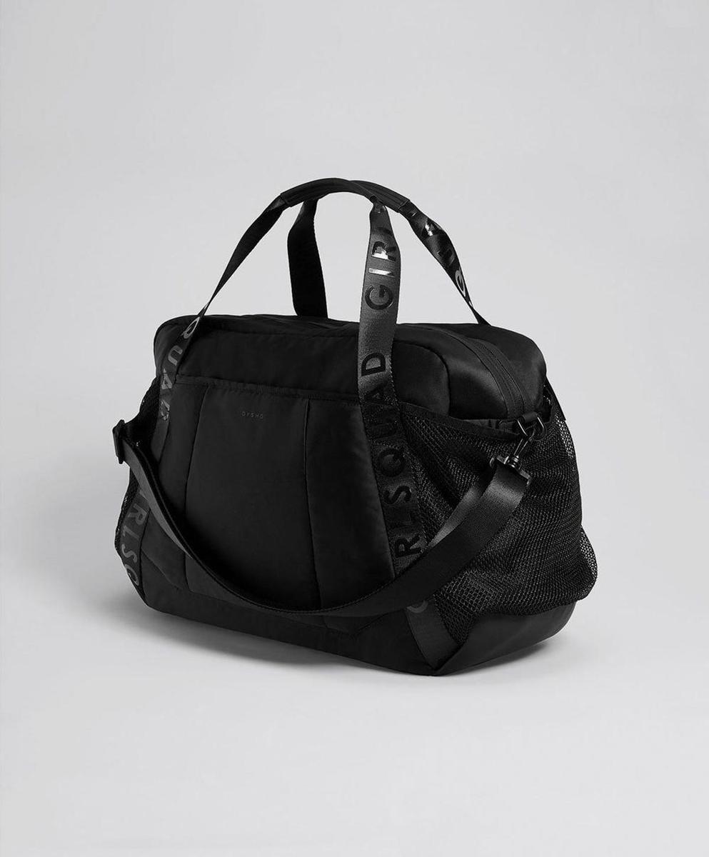 Bolsa de deporte de Oysho (Precio: 29,99 euros)