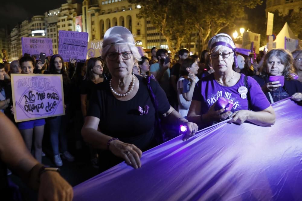 Manifestación en València por la emergencia feminista contra el maltrato