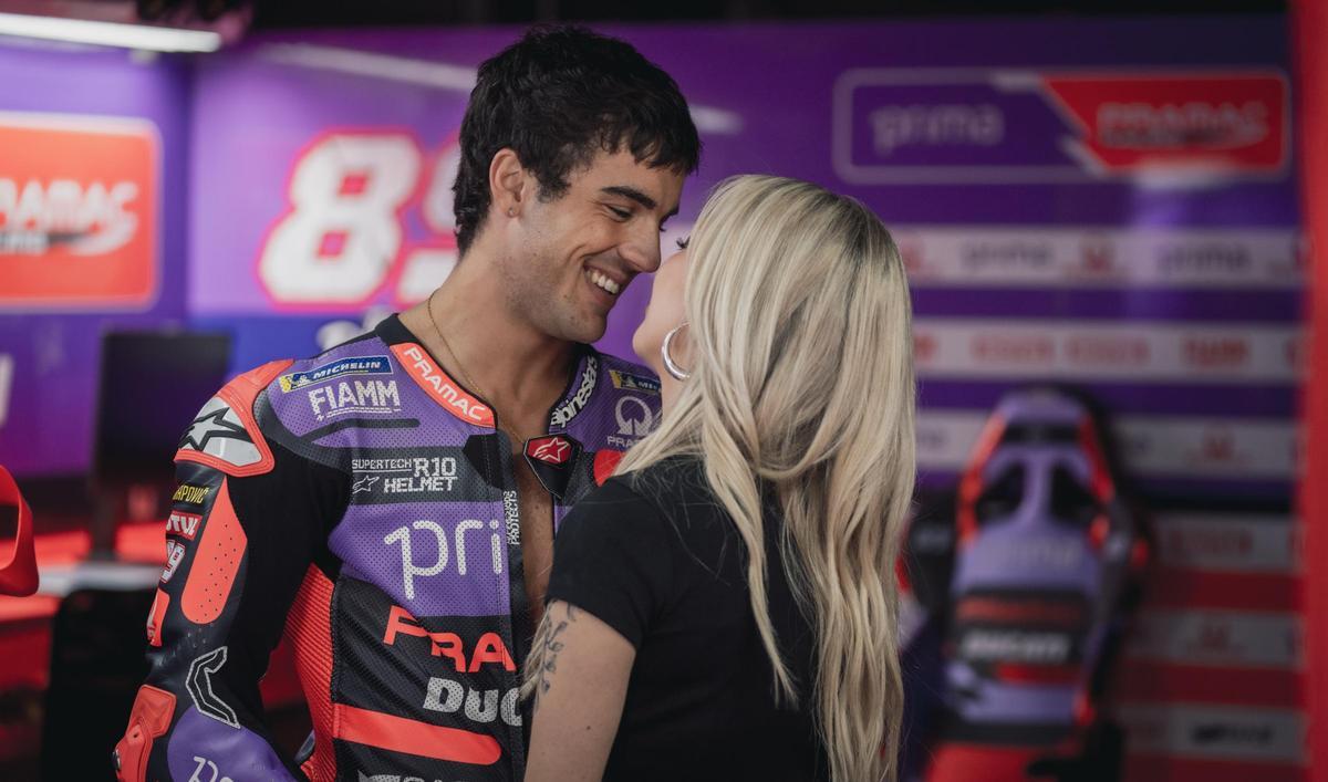 El actor Óscar Casas y la cantante Ana Mena, protagonistas de 'Ídolos' y pareja en la vida real