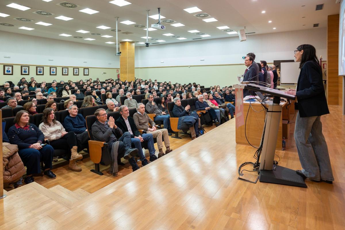 Rosa Crujeiras, en la Facultade de Matemáticas, durante la apertura de su campaña electoral.