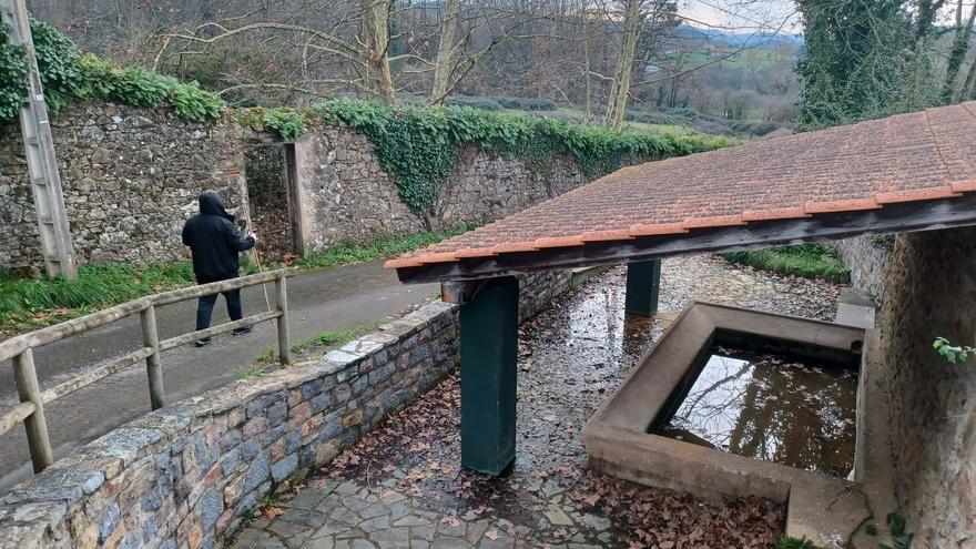 La Fuente Caguernia, la curiosa historia del rincón de Llanera donde Franco amarraba a su caballo